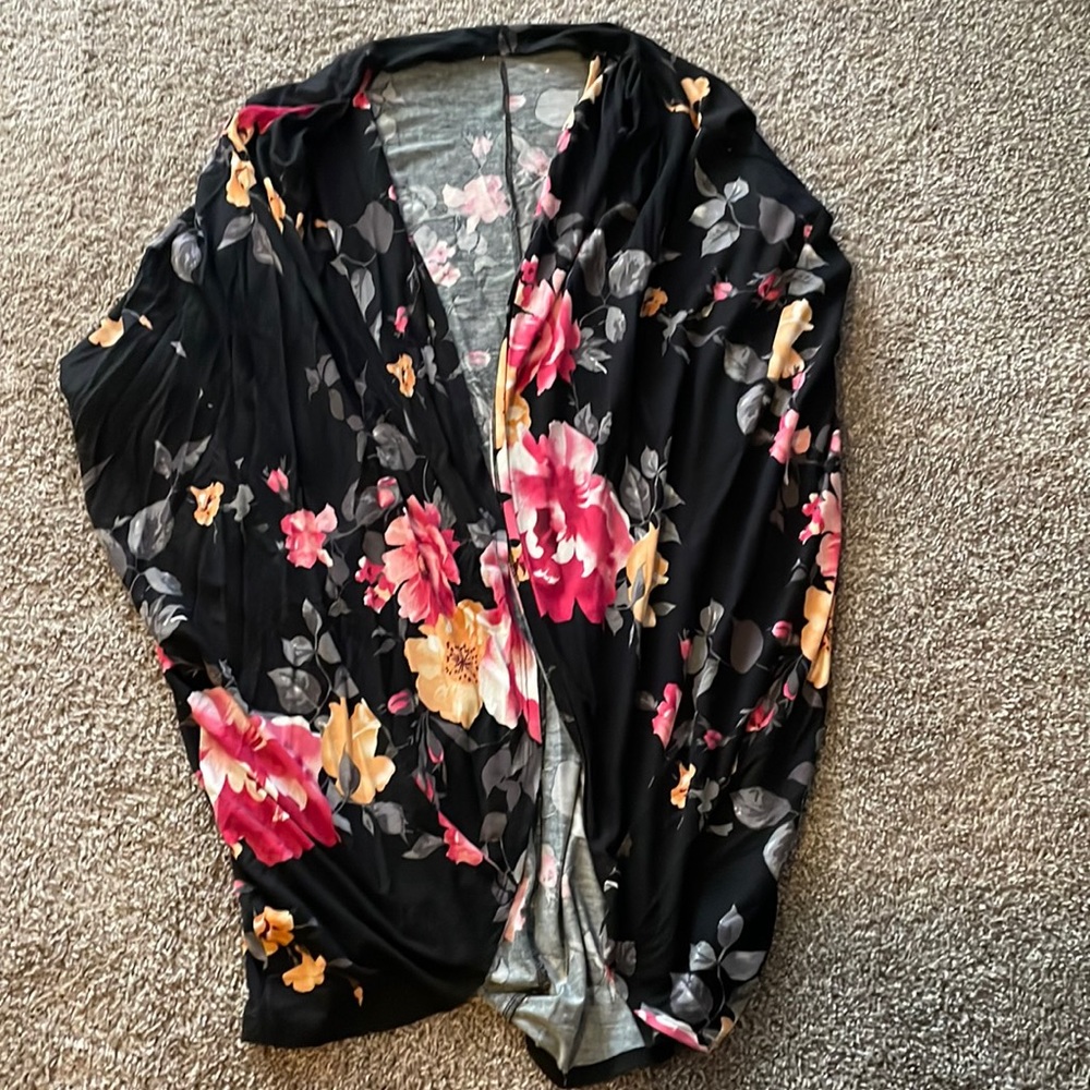 Mid arm floral cardigan/ cover.